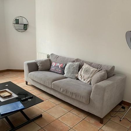 Appartement Avec Terrasse Gien Exterior photo