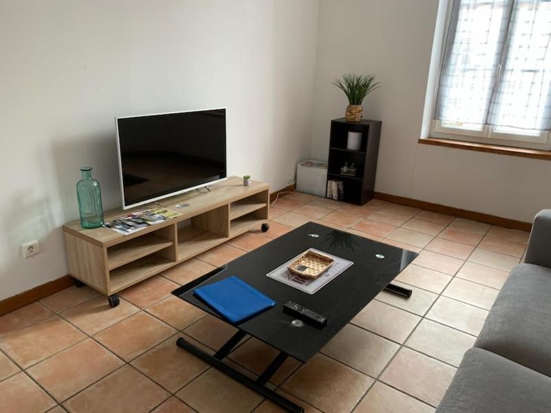 Appartement Avec Terrasse Gien Exterior photo